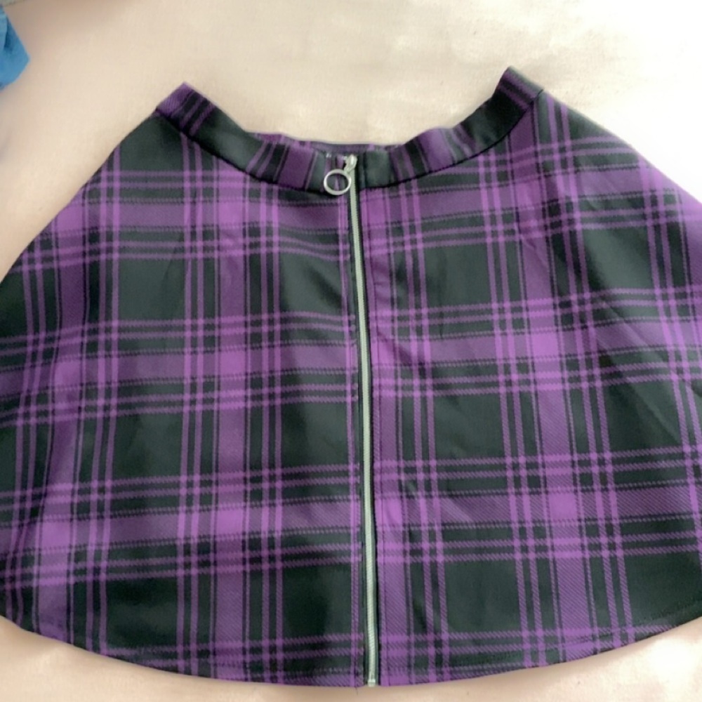 This is a hot topic skirt bought in 2020